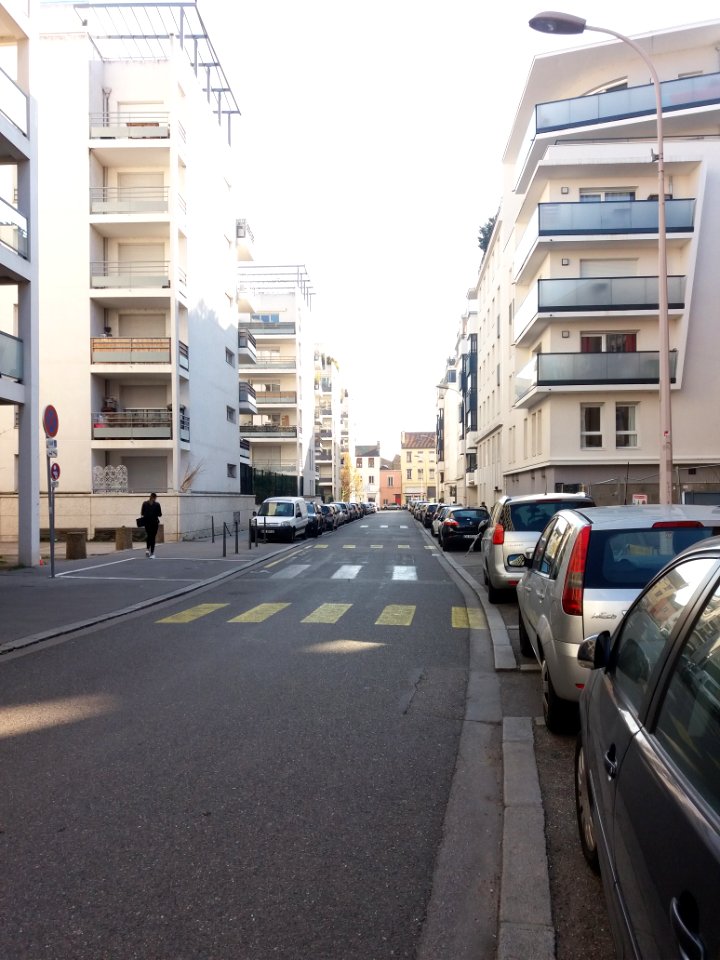 Lyon 7e - Rue Chateaubriand, en direction de la rue de Gerland
