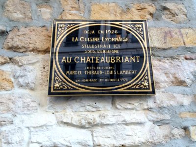 Lyon 6e - Rue Boileau, Plaque restaurant Au Chateaubriant