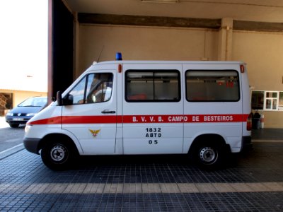 Mercedes ambulance, Bombeiros Voluntarios, BVVB, Campo de Besteiros, Unit 1832 ABTD 05 pic1