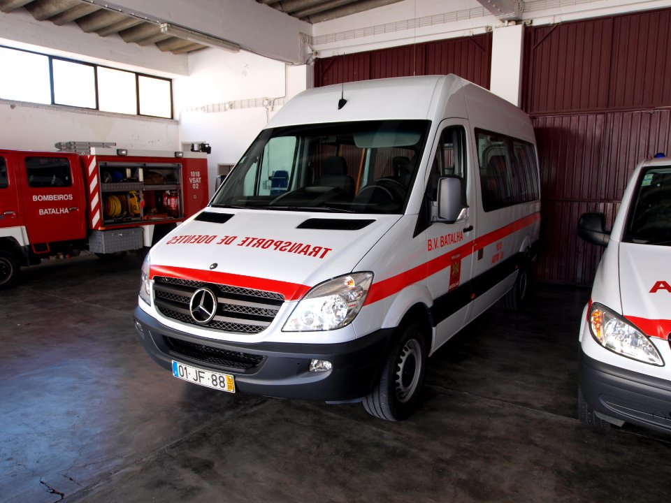 Mercedes ambulance, Bombeiros Batalha, Unit 1018 ABTM 09