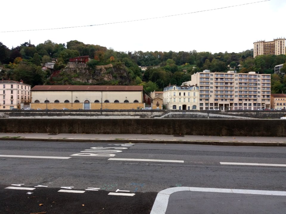 Lyon 9e - Quai Pierre Scize - Bâtiments entre les numéros 13 et 17, vus depuis le quai Saint Vincent