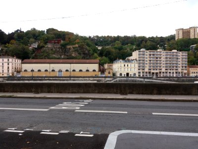 Lyon 9e - Quai Pierre Scize - Bâtiments entre les numéros 13 et 17, vus depuis le quai Saint Vincent