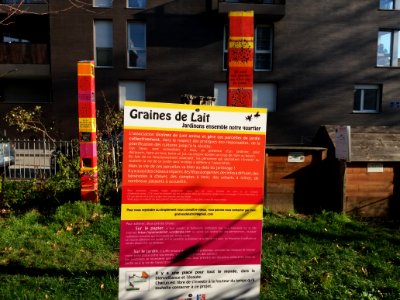 Lyon 7e - Allée Léopold Sédar Senghor, jardin partagé, pancarte association Graines de Lait