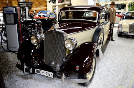 Mercedes-Benz 230 built 1938. Spielvogel