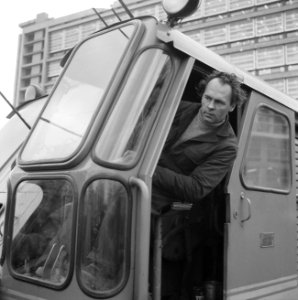 Mensen werkzaam aan de Rotterdamse metro, Bestanddeelnr 912-0793