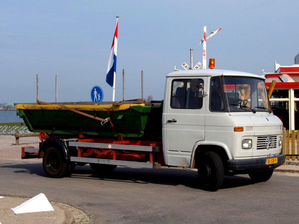 Mercedes-Benz L 608 D (1973), Dutch licence registration BL-GB-11 pic1