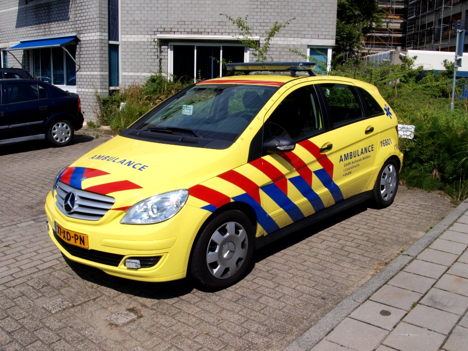 MERCEDES-BENZ B200 p2