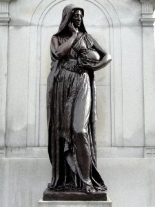 Memory Statue by Cyrus Edwin Dallin - Sherborn, MA - DSC02948