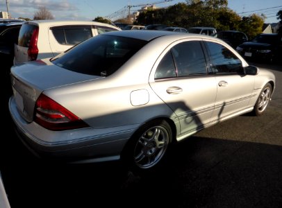 Mercedes-Benz C32 AMG (W203) right photo