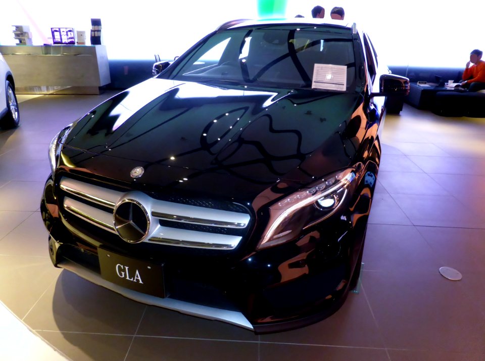 Mercedes-Benz GLA250 4MATIC Sports (X156) front