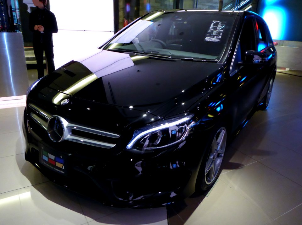 Mercedes-Benz B250 4MATIC Sports (W246) front