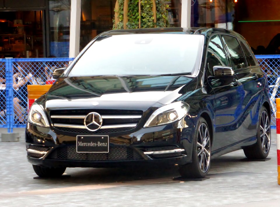 Mercedes-Benz B250 (W246) front