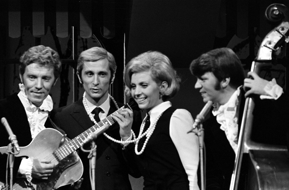 Marcel Amont showopnamen voor TROS-TV The Shepherds, Bestanddeelnr 923-1010