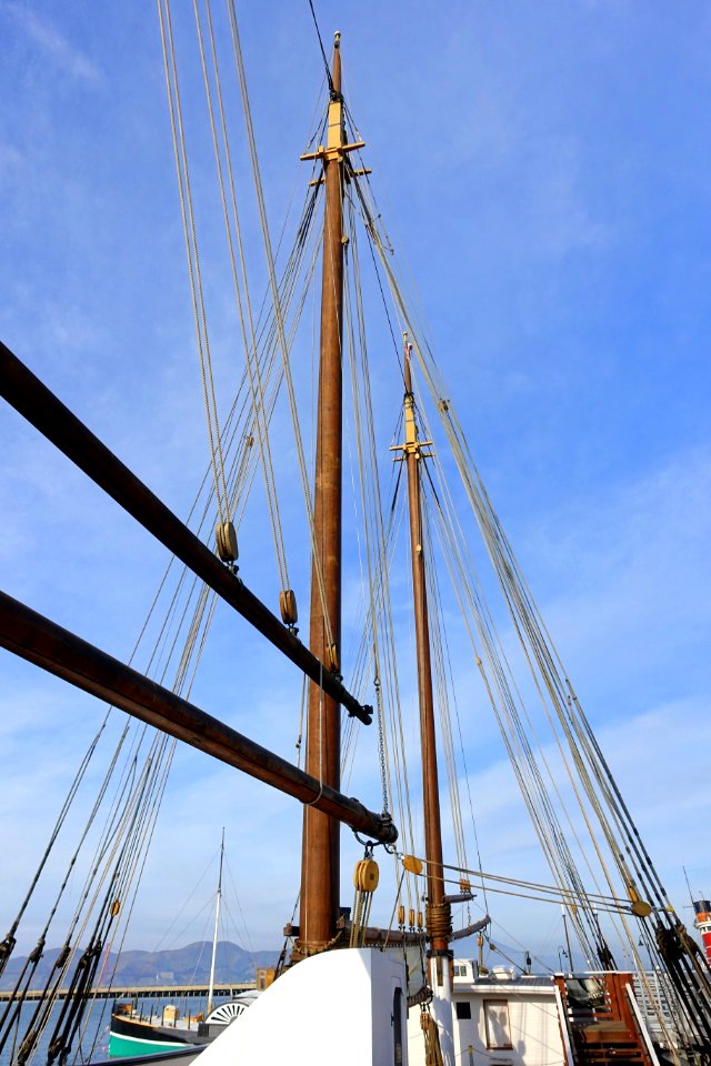 Masts, C.A. Thayer (ship, 1895) - Hyde Street Pier - San Francisco, CA - DSC02165