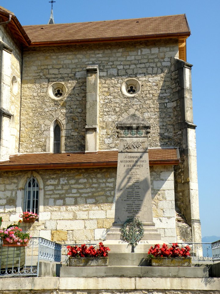 Massignieu-de-Rives Monument aux morts