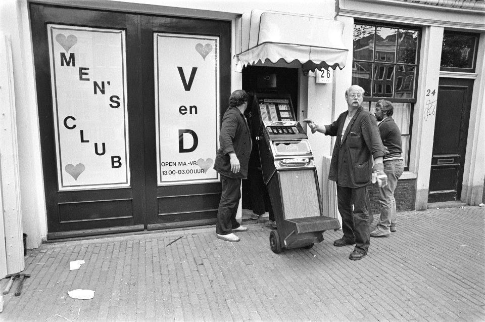 Mens Club V en D (bordeel) aan Prinsengracht te Amsterdam gesloten wegens over, Bestanddeelnr 933-0232