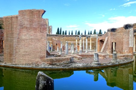 Maritime theatre - Villa Adriana - Tivoli, Italy - DSC03789