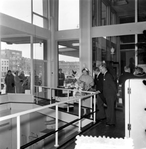 Opening van het Groothandelsgebouw te Rotterdam door koningin Juliana. Koningin , Bestanddeelnr 905-7594