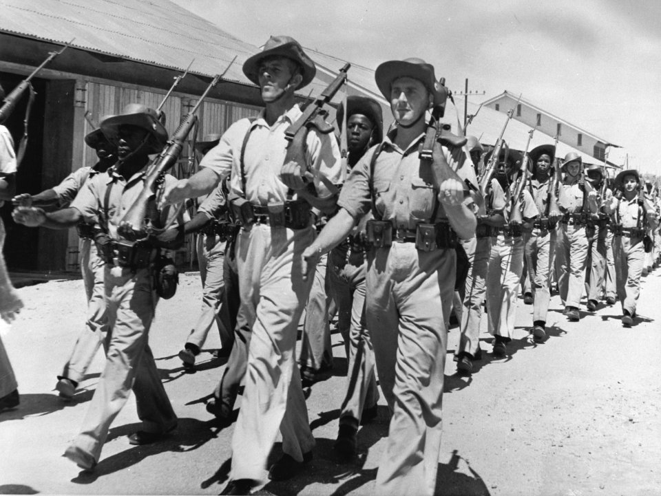 Marcherende KNIL-militairen te Curaçao, Bestanddeelnr 935-1185