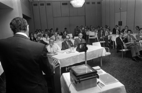 Opdracht in Hilton Hotel, Bestanddeelnr 926-5374