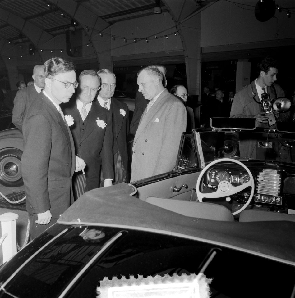 Opening autotentoonstelling Rai gebouw door Minister J. Zijlstra, Bestanddeelnr 906-3160