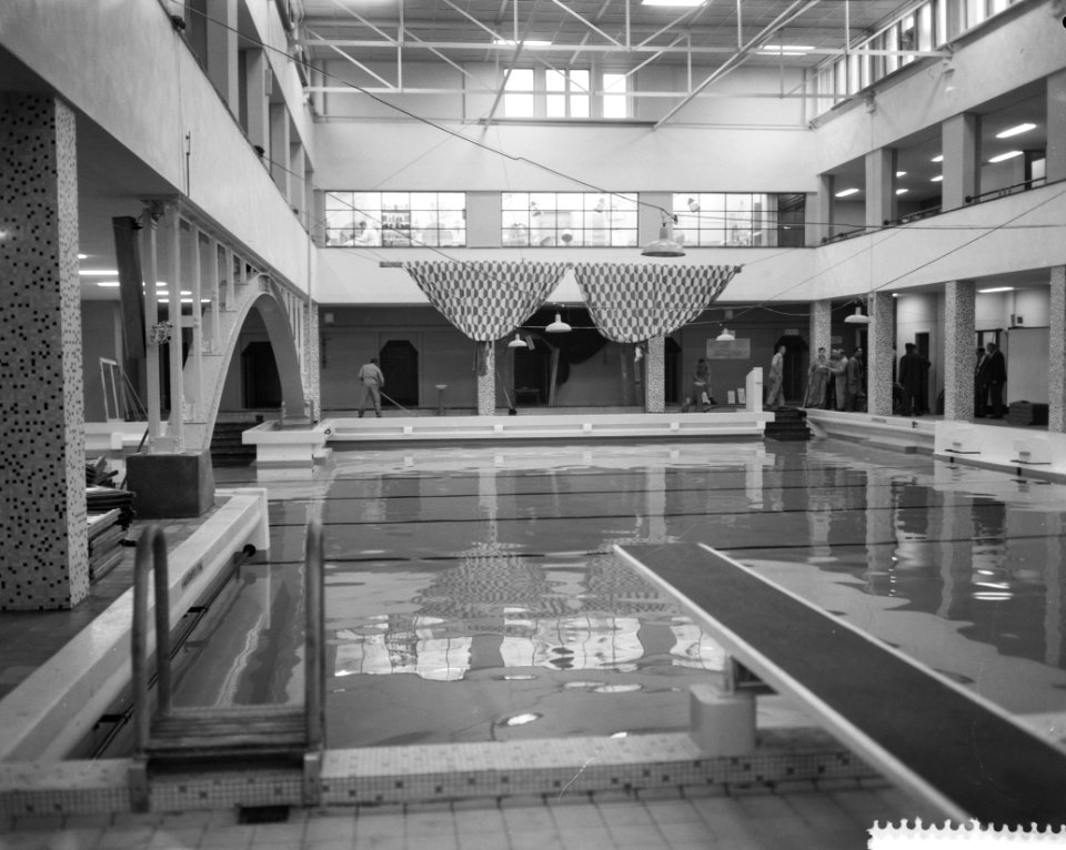 Opening zwembad Heiligeweg, interieur zwembad Heiligeweg, Bestanddeelnr 911-8577
