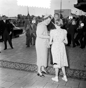 Opening van het Groothandelsgebouw te Rotterdam door koningin Juliana, Bestanddeelnr 905-7597