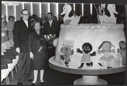 Openingen, beurzen, huishoudens, mancaux mw i, huishoudbeurs, blokker p f, Bestanddeelnr 090-0931