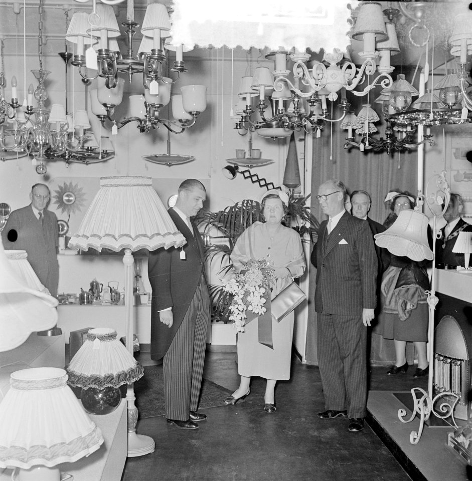 Opening van het Groothandelsgebouw te Rotterdam door koningin Juliana. Koningin , Bestanddeelnr 905-7590