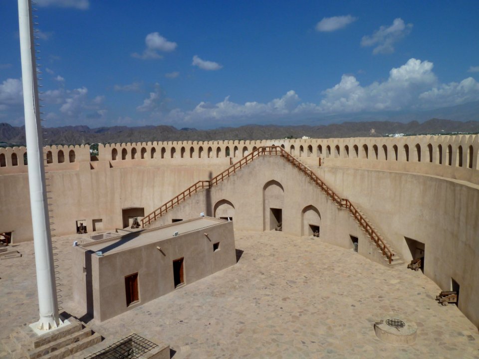 Nizwah-Fort-view-inside-3