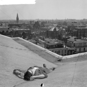 Opdracht Parool Zonnebaders in Amsterdam Serie, Bestanddeelnr 915-2451