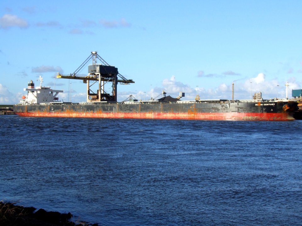 Ocean Century - IMO 9233325 - Callsign H3PQ - photo2 at Port of Amsterdam, Holland 09-Dec-2006