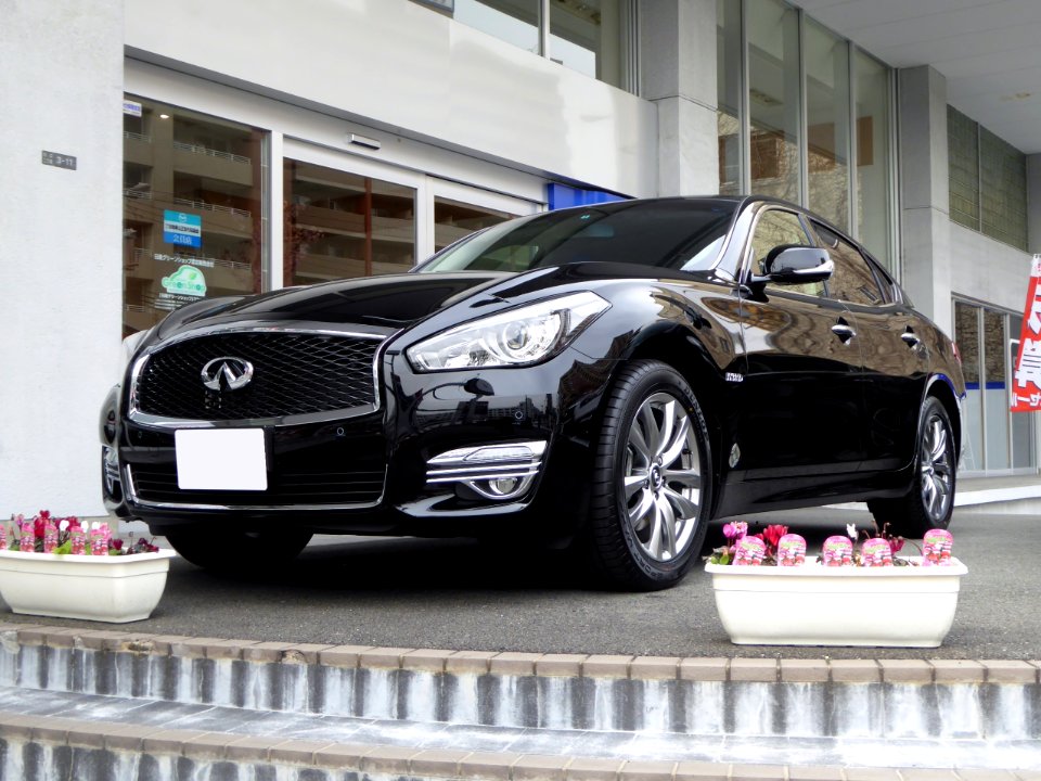 Nissan FUGA HYBRID (HY51) front