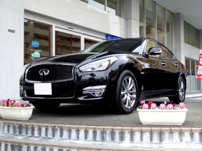 Nissan FUGA HYBRID (HY51) front