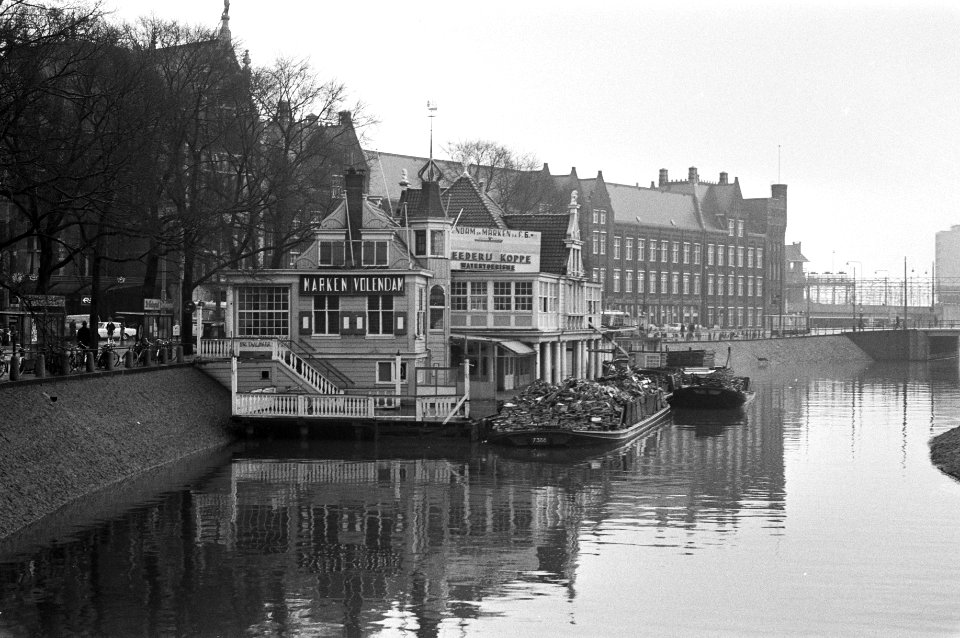 Noordhollands koffiehuis (voor Centraal Station te Amsterdam) wordt afgebroken o, Bestanddeelnr 925-3681