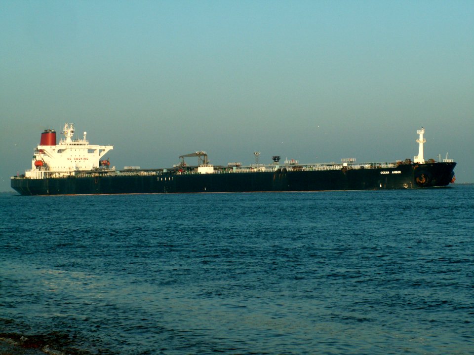 OCEAN AMBER - IMO 8711136 - Callsign 9VGE5 , approaching Port of Rotterdam, Holland 09-Jan-2006