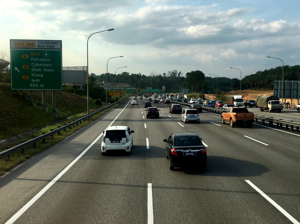 Nilai Utara Interchange 2