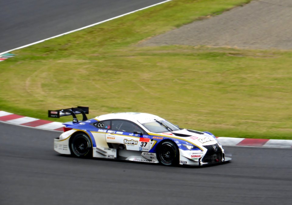 No.37 KeePer TOM'S RC F at 2014 SUPER GT SUZUKA TEST (1)