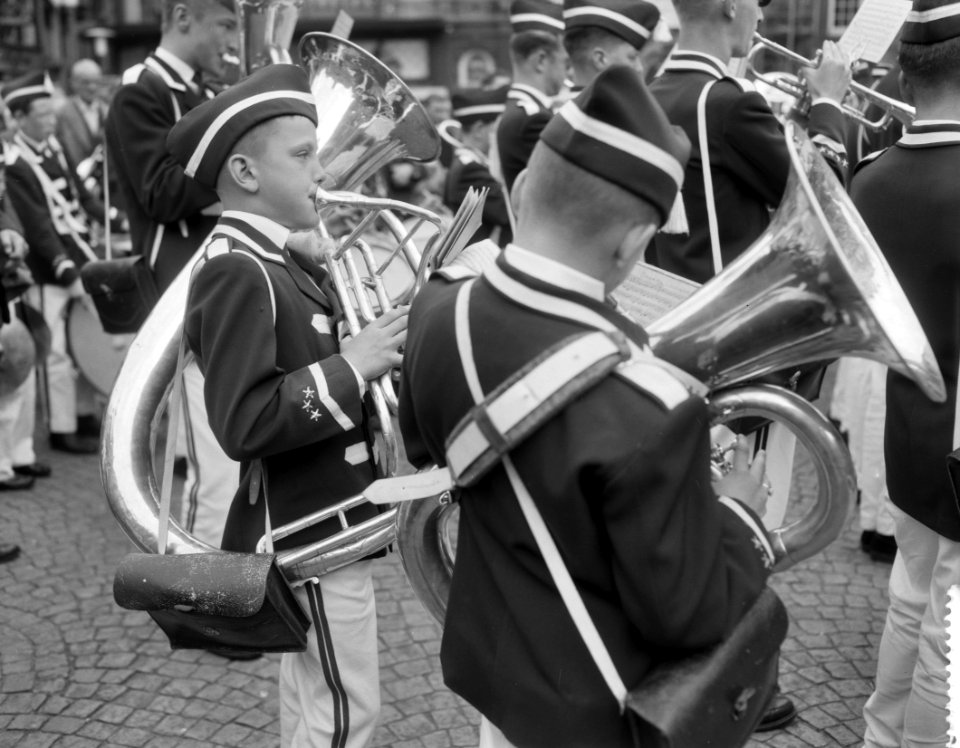 Noorse jongensfanfare op de Dam, Bestanddeelnr 911-3939