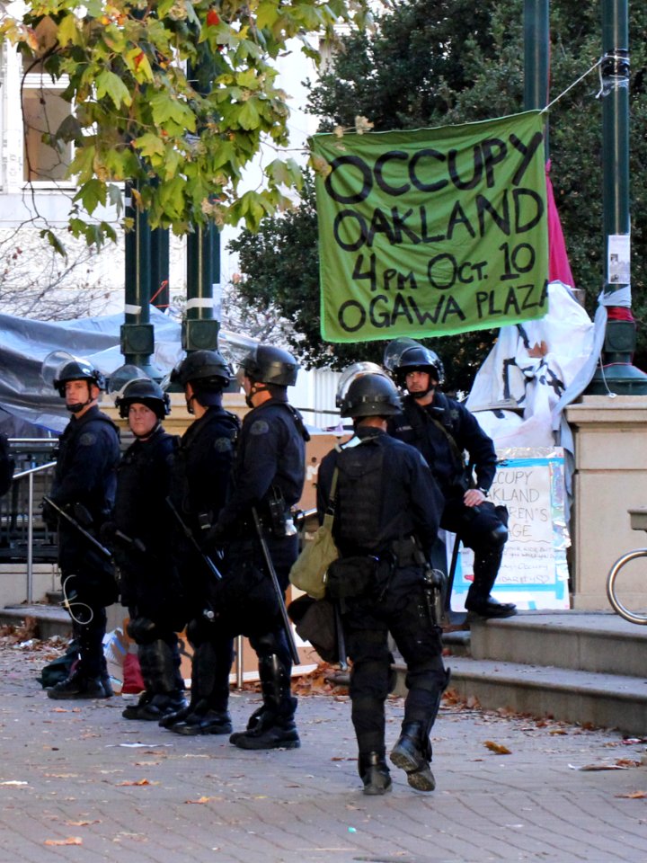 Occupy Oakland Eviction 11-14 4033