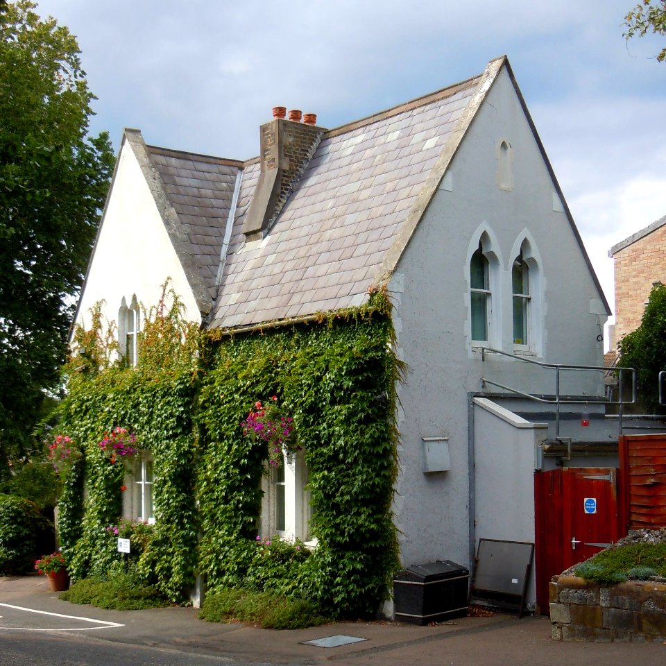 North Lodge at Woodvale Cemetery, off Lewes Road, Brighton (NHLE Code 1381671) (August 2014) (2)