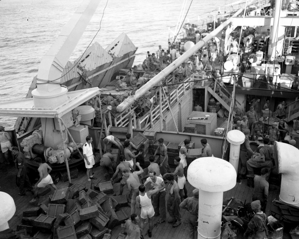 OWV-ers oorlogsvrijwilligers aan boord van de Boissevain, Bestanddeelnr 10243
