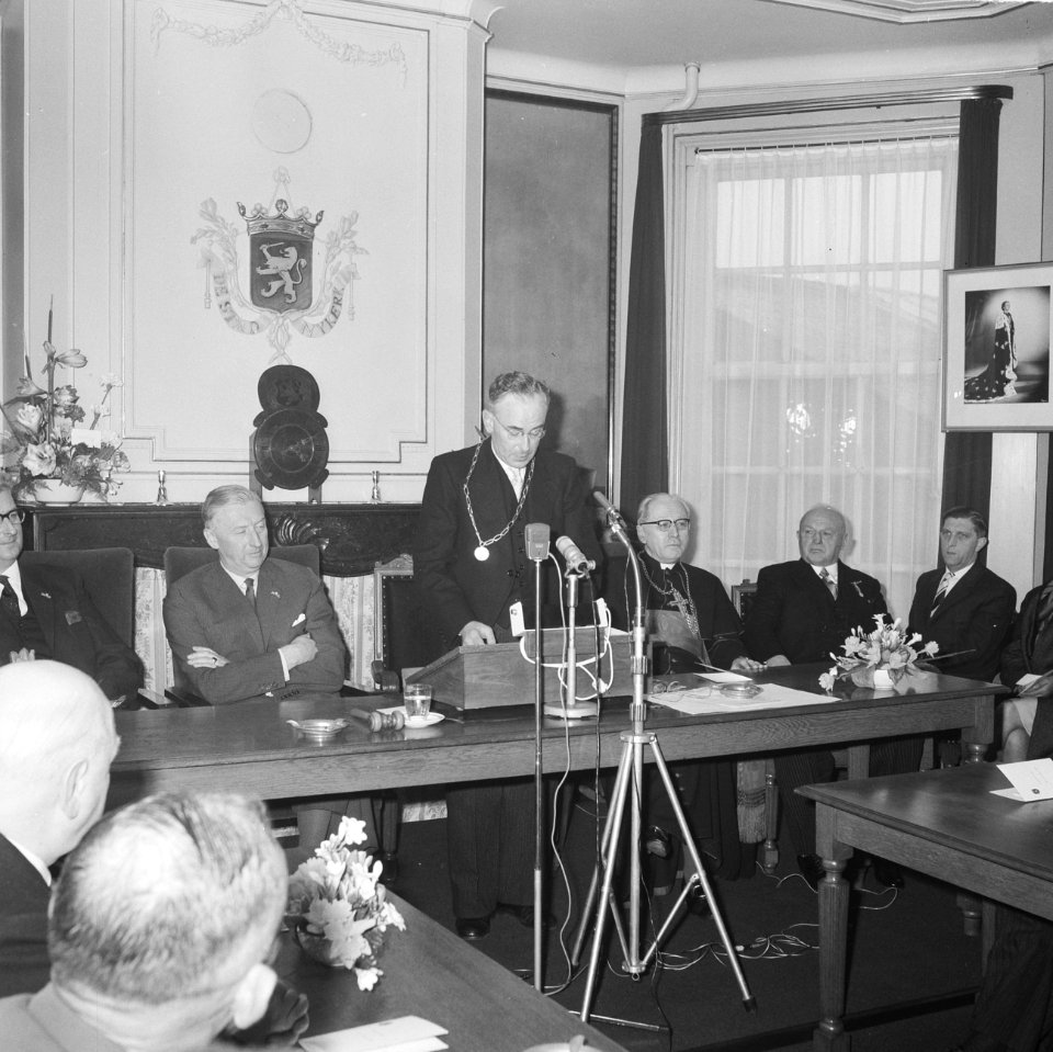 Nijkerk 550 jaar . Burgemeester Hoekstra, Bestanddeelnr 914-9729