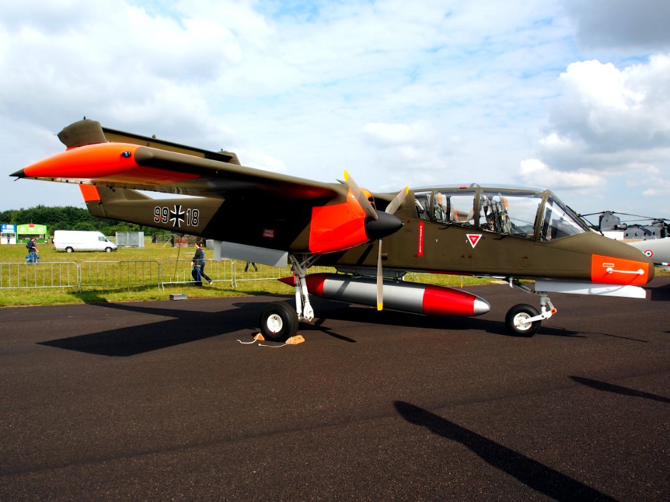 North American Rockwell OV-10B Bronco Luftwaffe 99+18, pic2