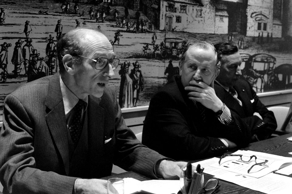 Nieuwspoort persconferentie VNO en NCW over inovatie rechts VNO-voorzitter Van , Bestanddeelnr 929-4653