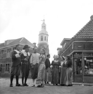Nijkerk 550 jaar . Mensen in klederdracht, Bestanddeelnr 914-9731