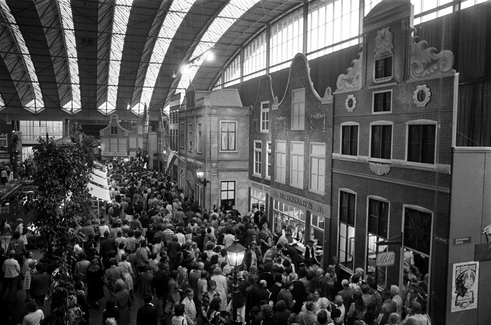 Overzicht van de drukte op Mokum 700, Bestanddeelnr 928-0110