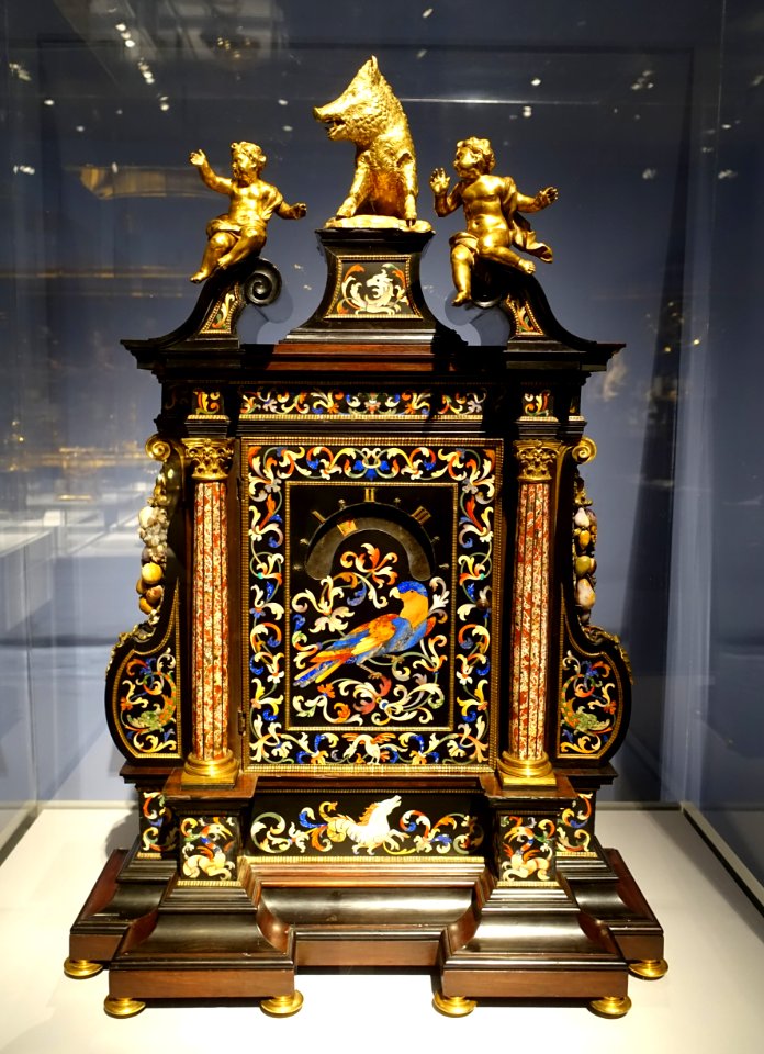 Night clock, case by Galleria dei Lavori, movement by Francesco Papillion, Florence, 1704-1705, ebony, gilt bronze, pietre dure - Metropolitan Museum of Art - New York City - DSC07052