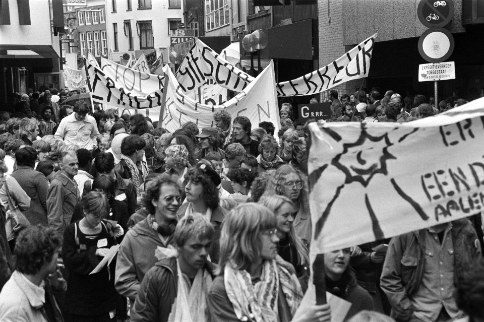 Overzicht van de demonstratieve optocht, Bestanddeelnr 931-7049
