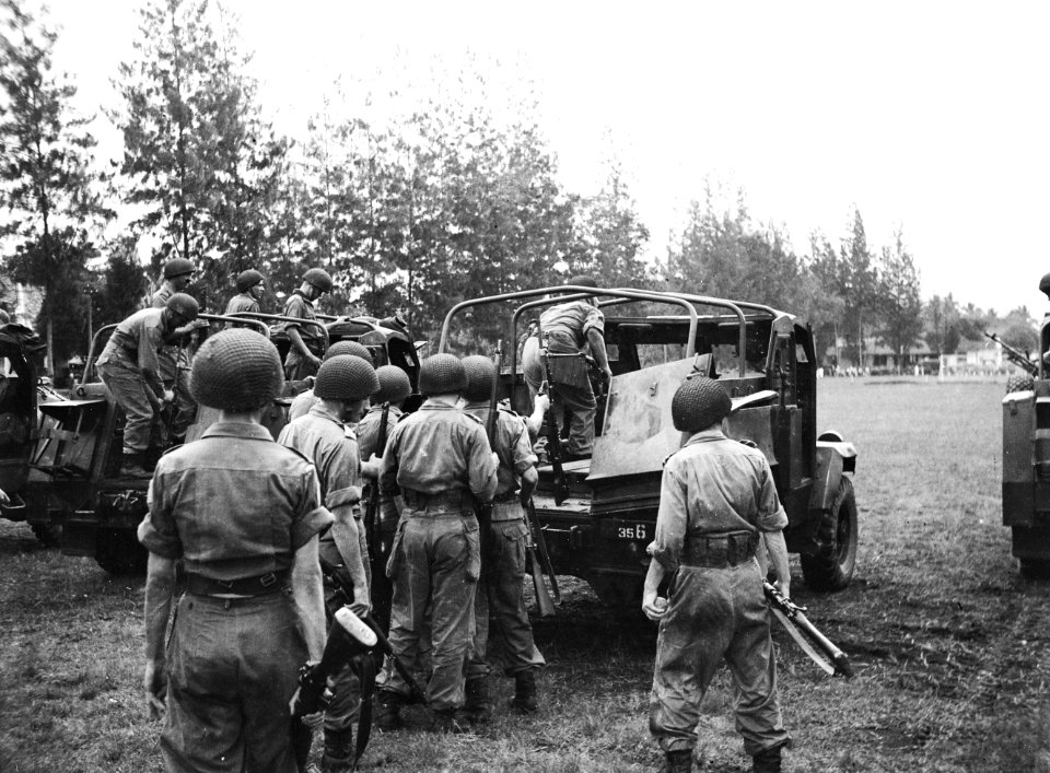 Padang. Van 12 tm 15 juli vierde het 5e Eskadron Pantserwagens van het Regiment, Bestanddeelnr 14029